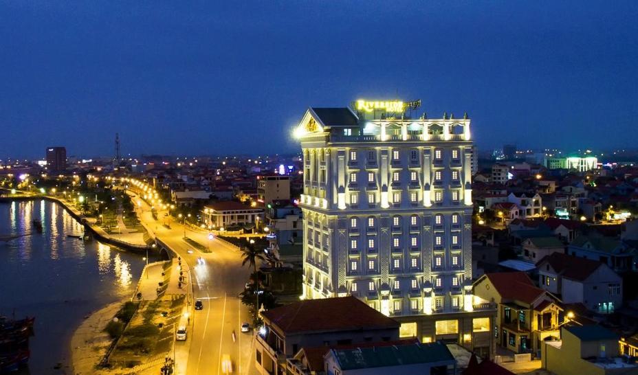 Riverside Hotel Quang Binh Донг Хой Екстериор снимка