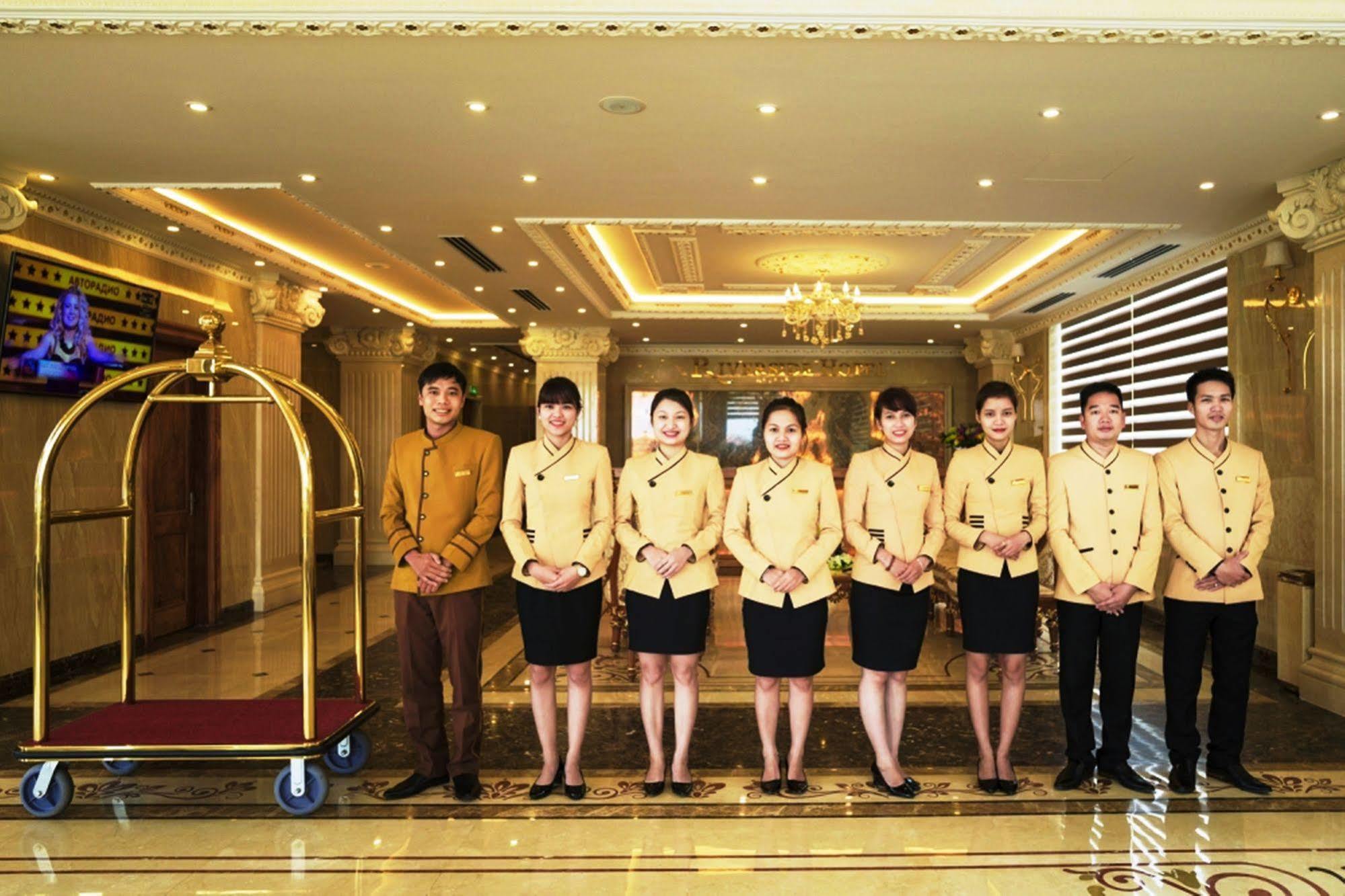 Riverside Hotel Quang Binh Донг Хой Екстериор снимка