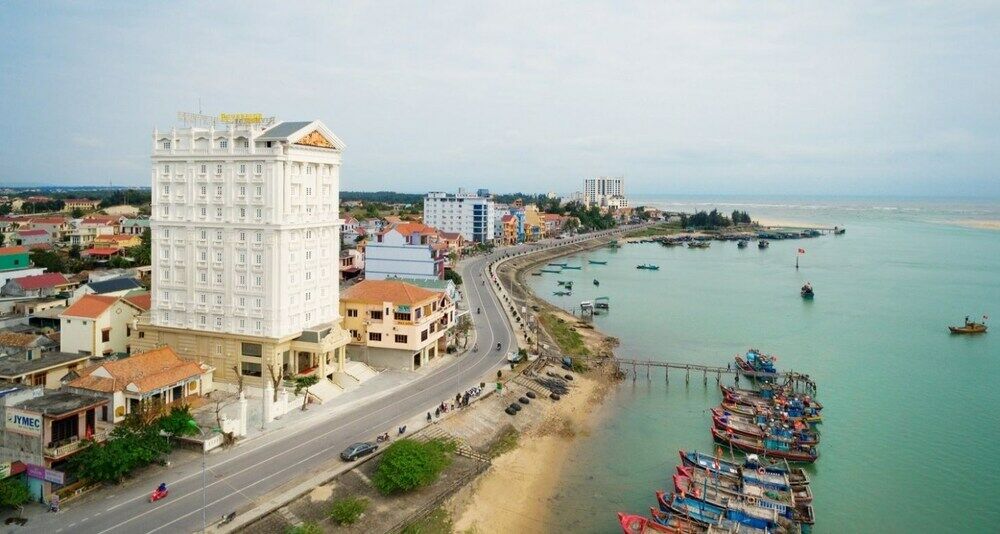 Riverside Hotel Quang Binh Донг Хой Екстериор снимка